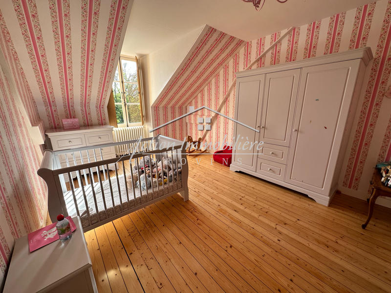 Propriété - 270 m² - 11 pièces