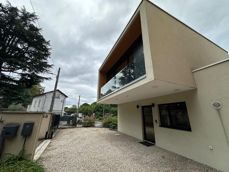 Local d'activité / Entrepôt - 125 m² - 6 pièces