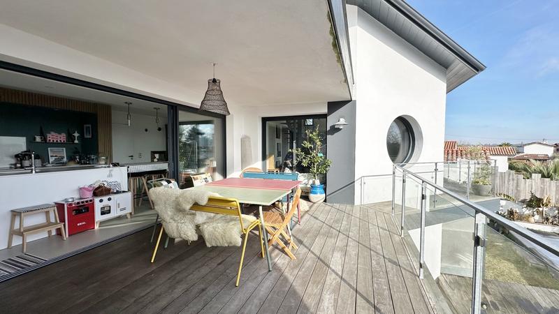 Maison d'architecte - 232 m² - 6 pièces