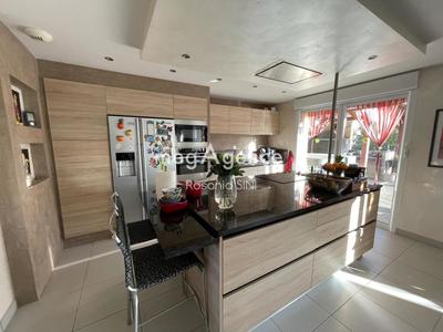 Maison - 169 m² - 7 pièces