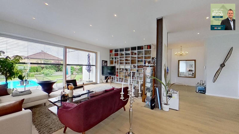 Maison - 308 m² - 8 pièces