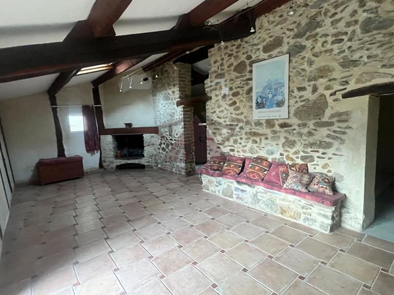 Maison - 365 m² - 21 pièces