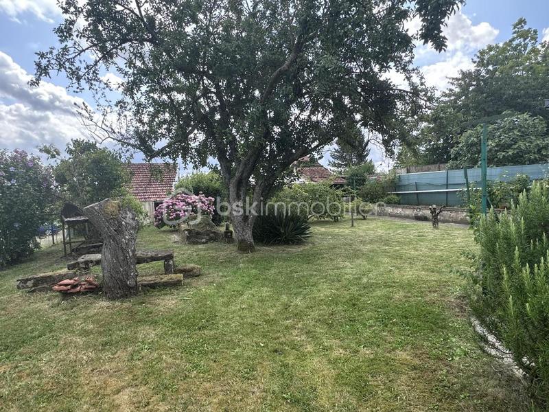 Maison - 176 m² - 8 pièces