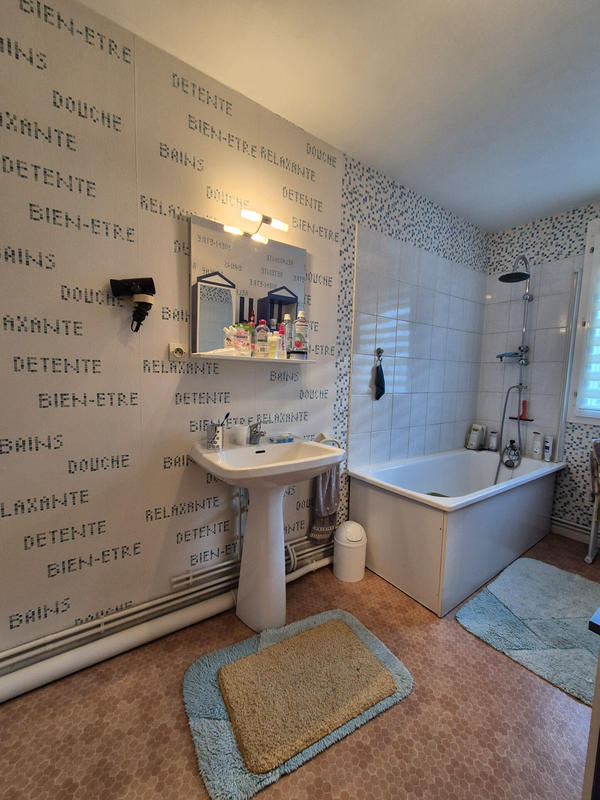 Maison - 85 m² - 5 pièces