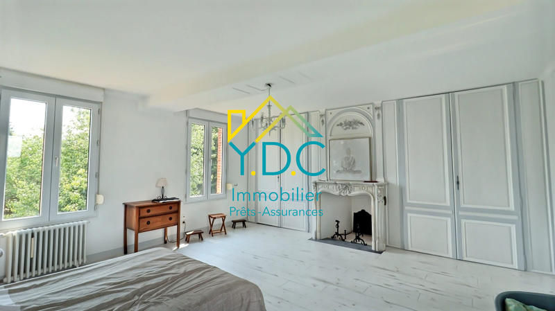 Maison - 305 m² - 10 pièces