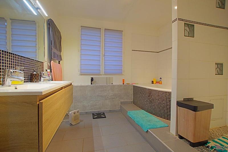 Maison - 105 m² - 4 pièces