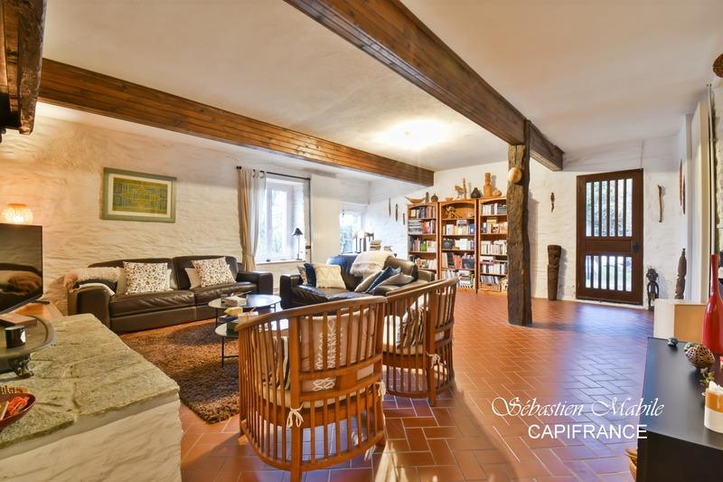 Maison - 198 m² - 7 pièces