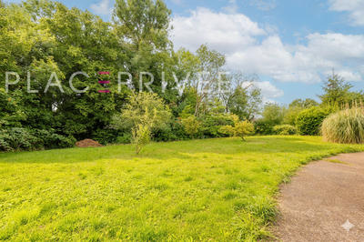 Maison - 200 m² - 8 pièces