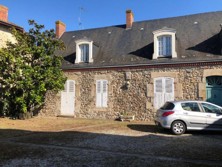Maison bourgeoise - 240 m² - 11 pièces