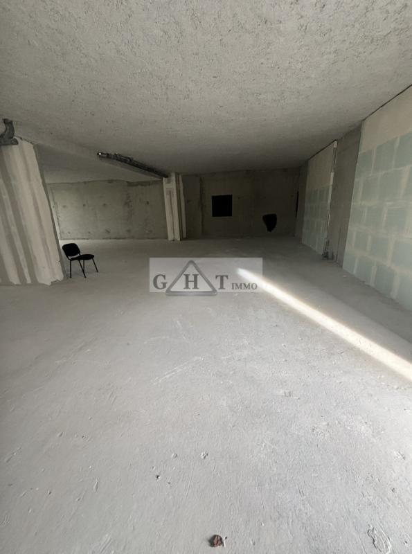 Local commercial - 210 m²