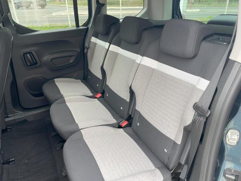Citroën Berlingo Nouveau Boite manuelle - Taille m finition Max avec Toit panoramique et pack techno Bhdi 130 Garantie Constructeur Disponible suite idem rifter kangoo