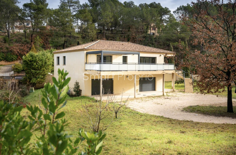 Propriété - 250 m² - 6 pièces