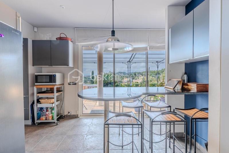 Villa - 229 m² - 6 pièces