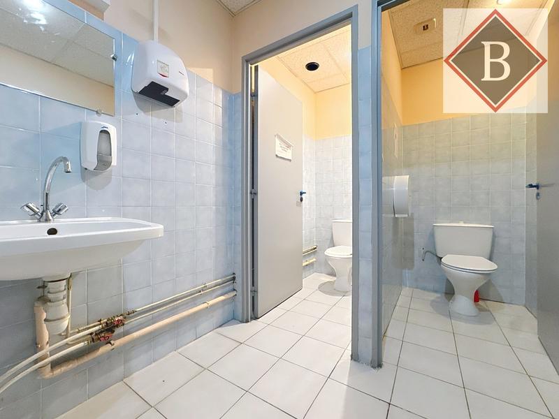 Bureau - 68 m² - 1 pièce