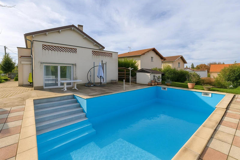 Maison - 182 m² - 9 pièces