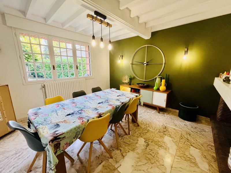 Maison - 298 m² - 10 pièces