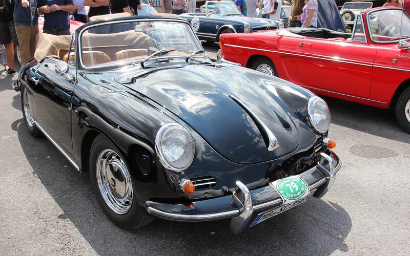 Rassemblement des voitures anciennes