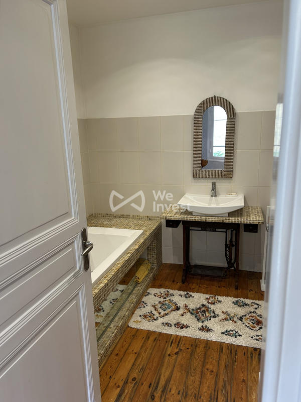 Maison - 185 m² - 10 pièces