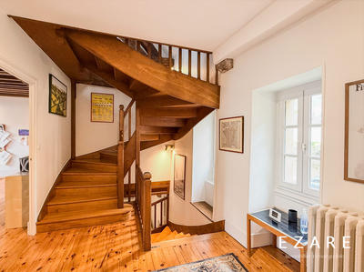 Maison - 307 m² - 9 pièces