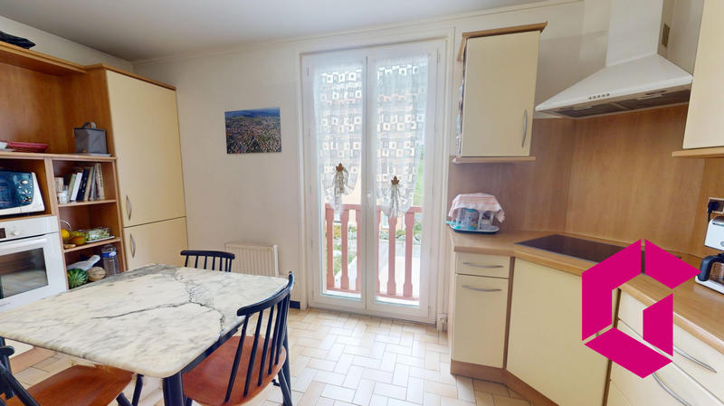 Appartement - 100 m² - 5 pièces