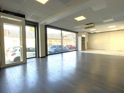 Bureau - 83 m² - 2 pièces