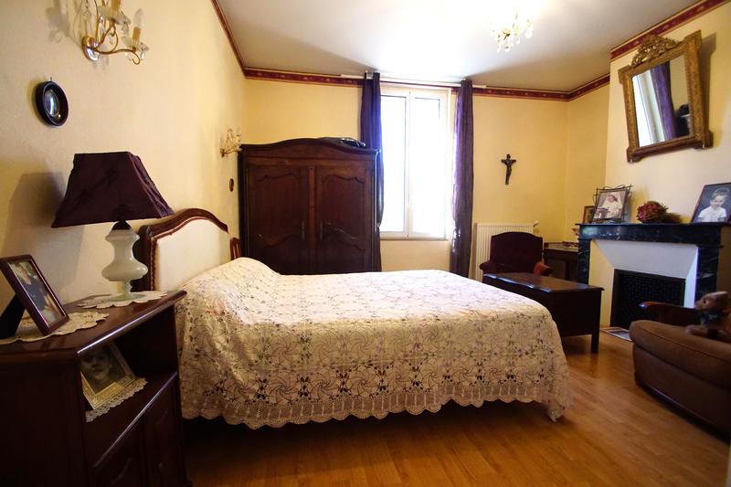 Viager - Villa - 206 m² - 9 pièces