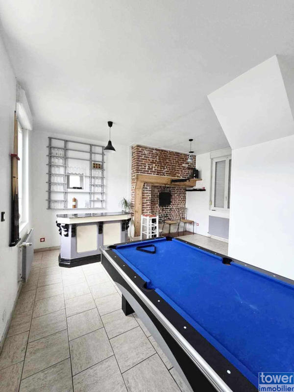 Maison - 295 m² - 16 pièces