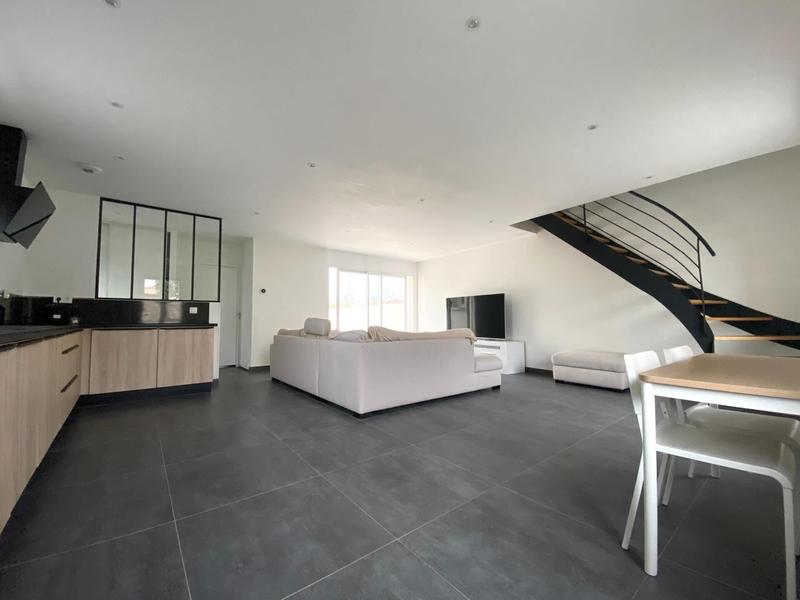 Maison - 102 m² - 4 pièces