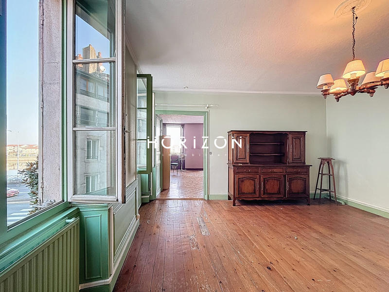 Appartement - 93 m² - 4 pièces