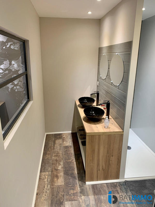 Maison - 820 m² - 18 pièces