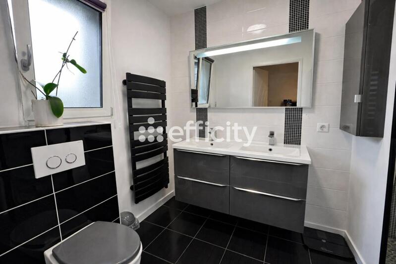 Pavillon - 186 m² - 8 pièces