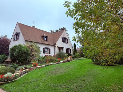 Maison - 160 m² - 8 pièces