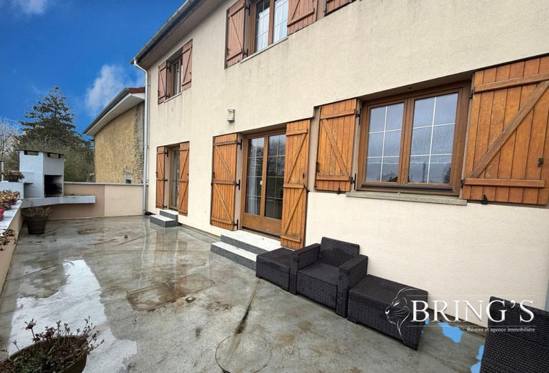 Maison - 273 m² - 7 pièces