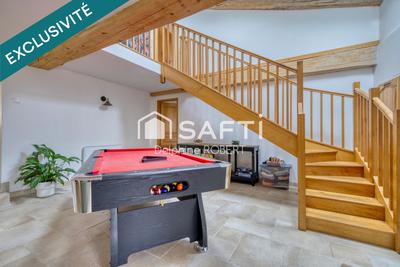 Maison - 212 m² - 8 pièces