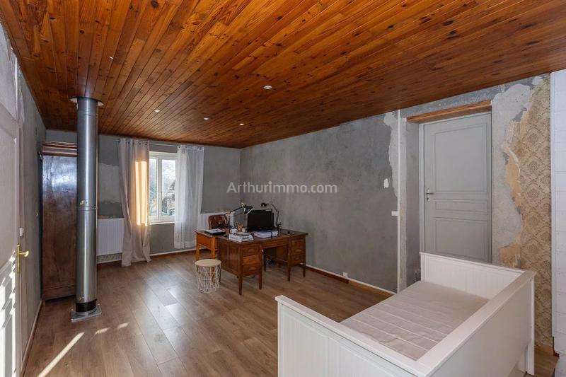 Maison - 222 m² - 7 pièces