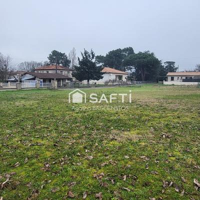 Terrain - 3 500 m²