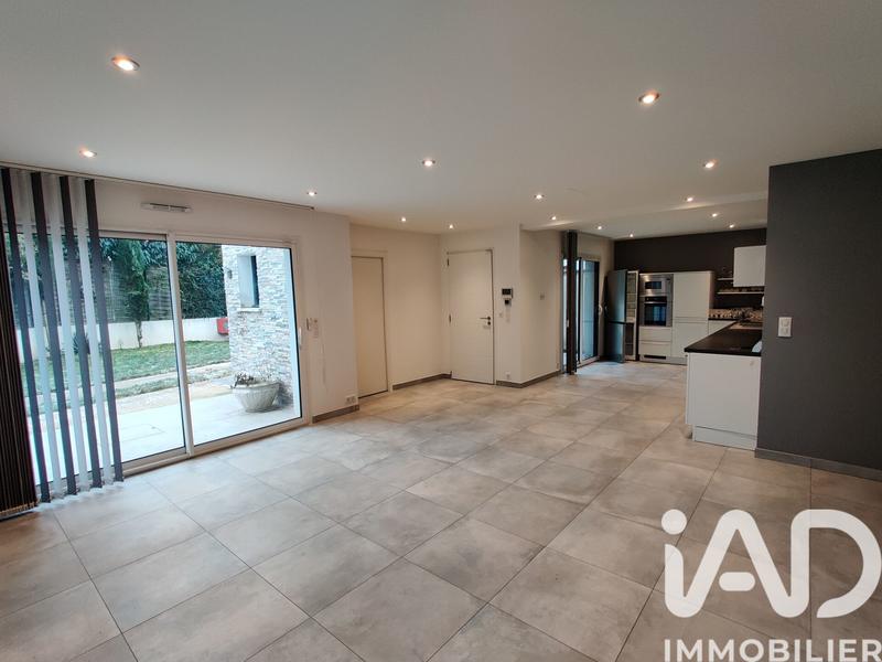 Maison - 92 m² - 4 pièces