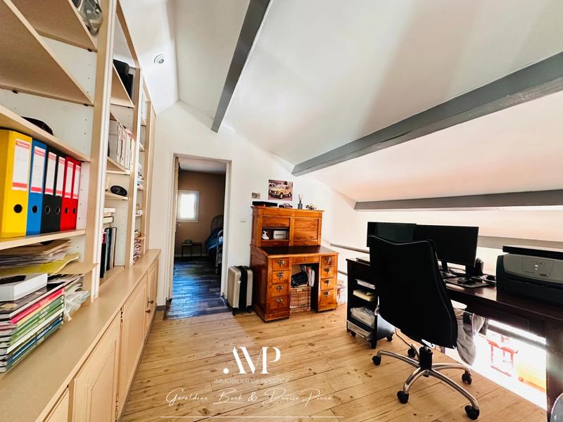 Propriété - 180 m² - 5 pièces