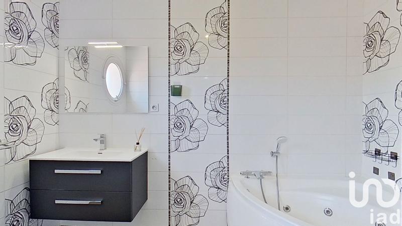 Maison - 180 m² - 6 pièces