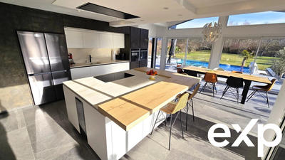 Villa - 437 m² - 14 pièces
