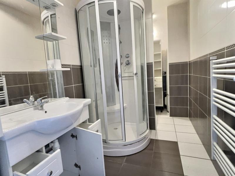 Maison - 200 m² - 10 pièces