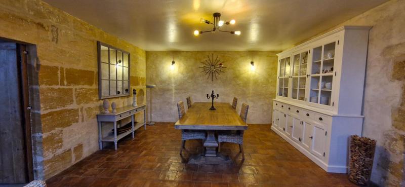 Maison - 420 m² - 10 pièces