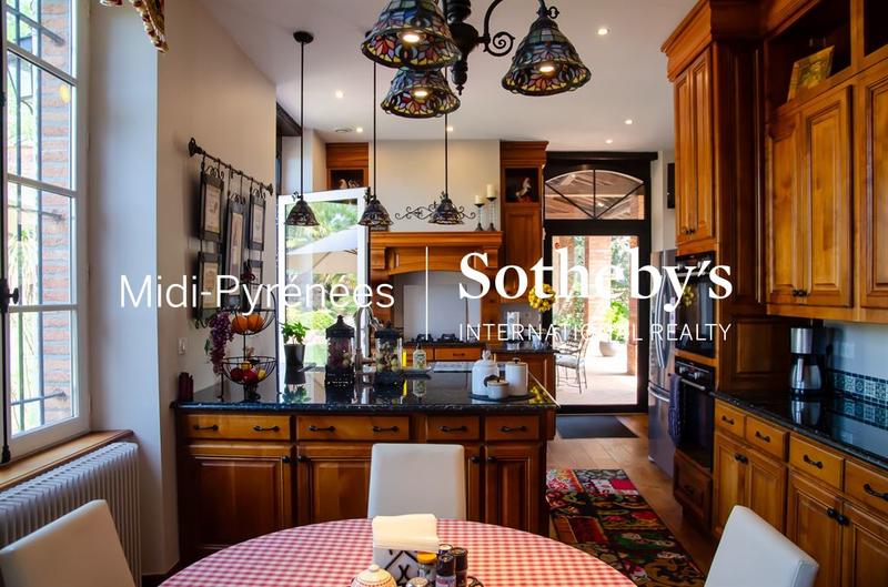 Maison - 498 m² - 14 pièces