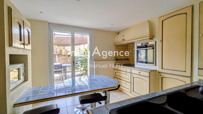 Maison - 111 m² - 4 pièces