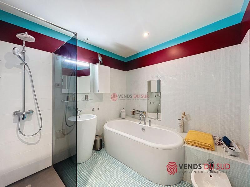 Maison - 246 m² - 6 pièces