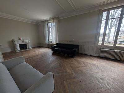 Maison - 217 m² - 10 pièces