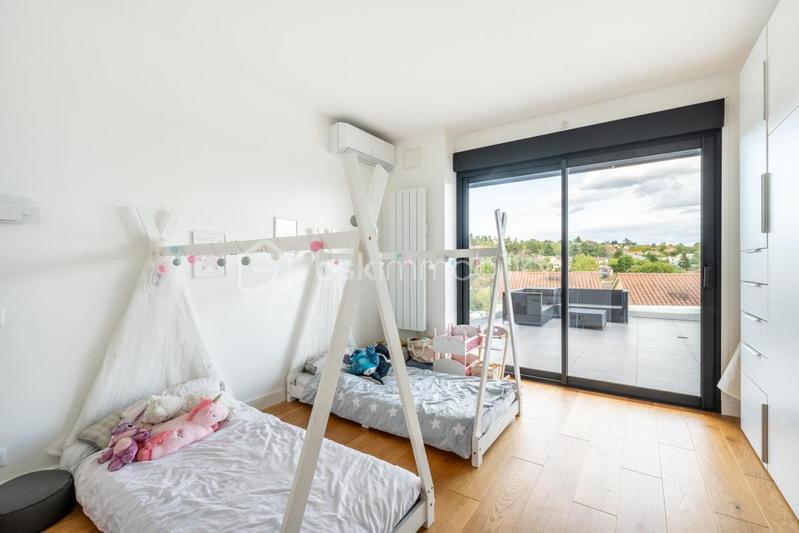 Maison - 180 m² - 6 pièces