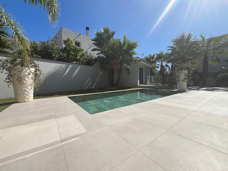 Maison - 261 m² - 7 pièces