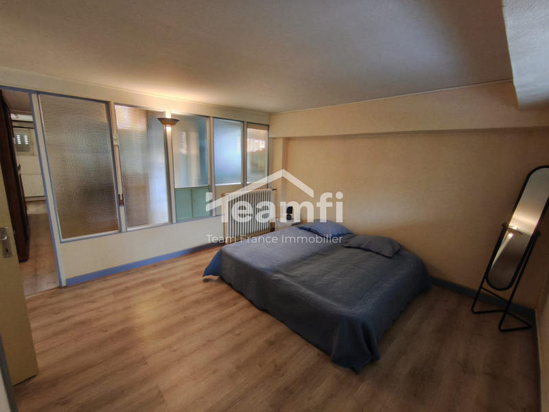 Maison - 180 m² - 5 pièces