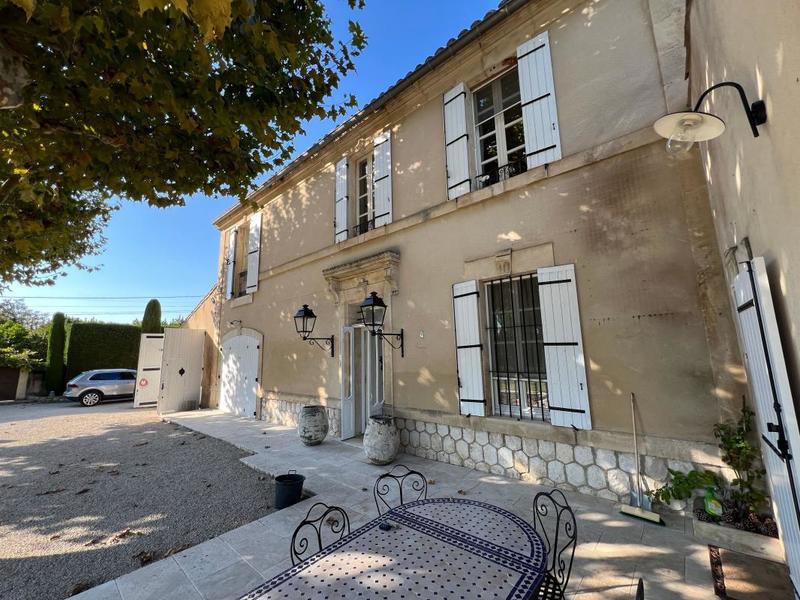 Mas - 262 m² - 8 pièces